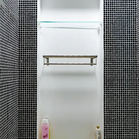 Sebastian Rum i privatbostad *